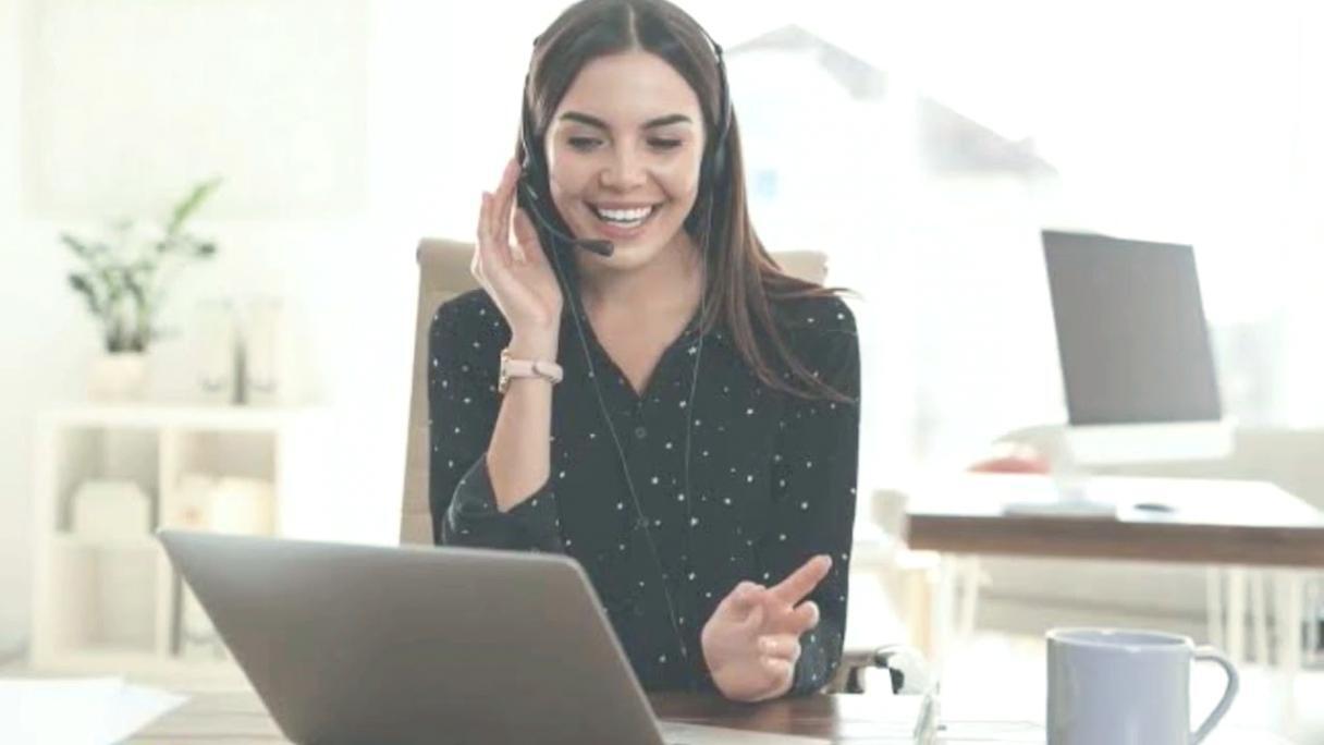 Студент работает над UI/UX проектом